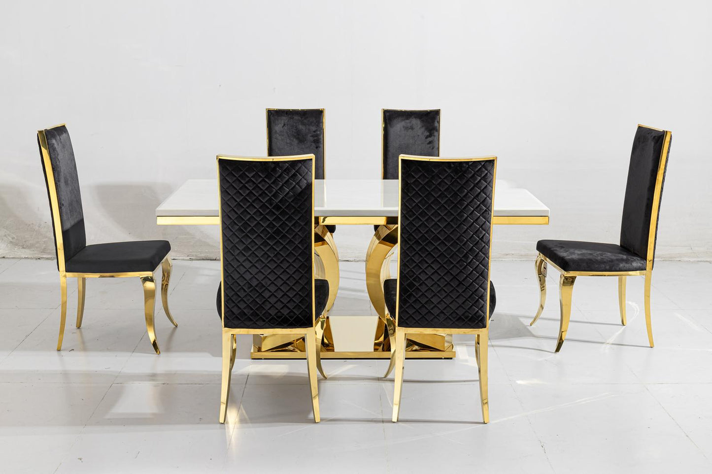 Procto dining table with 4 or 6 chairs