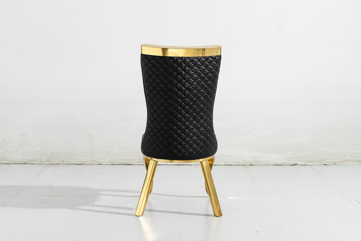 Procto dining table with 4 or 6 chairs