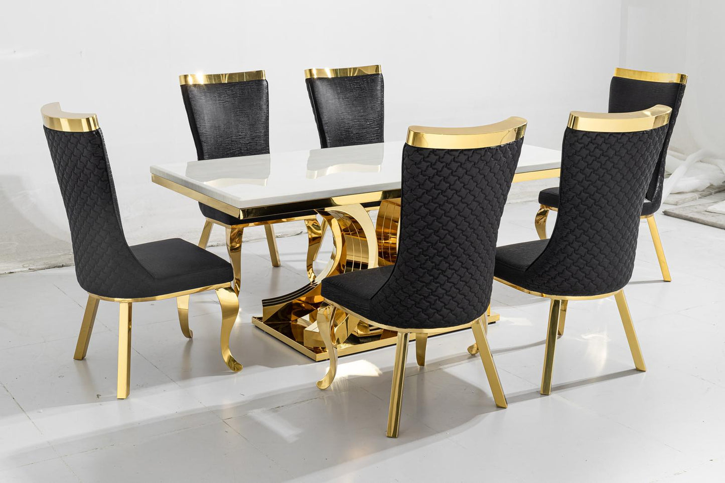 Procto dining table with 4 or 6 chairs
