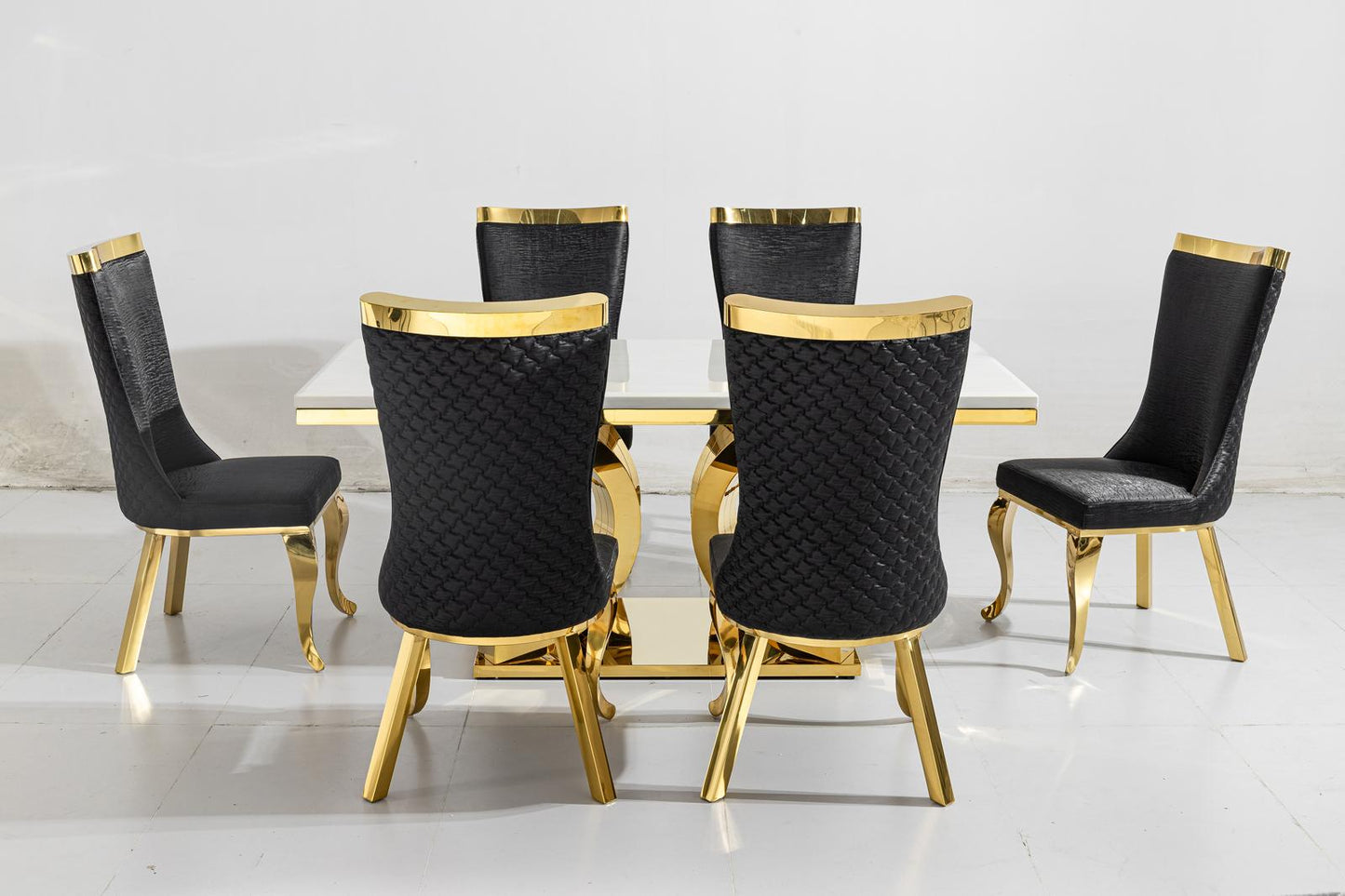 Procto dining table with 4 or 6 chairs