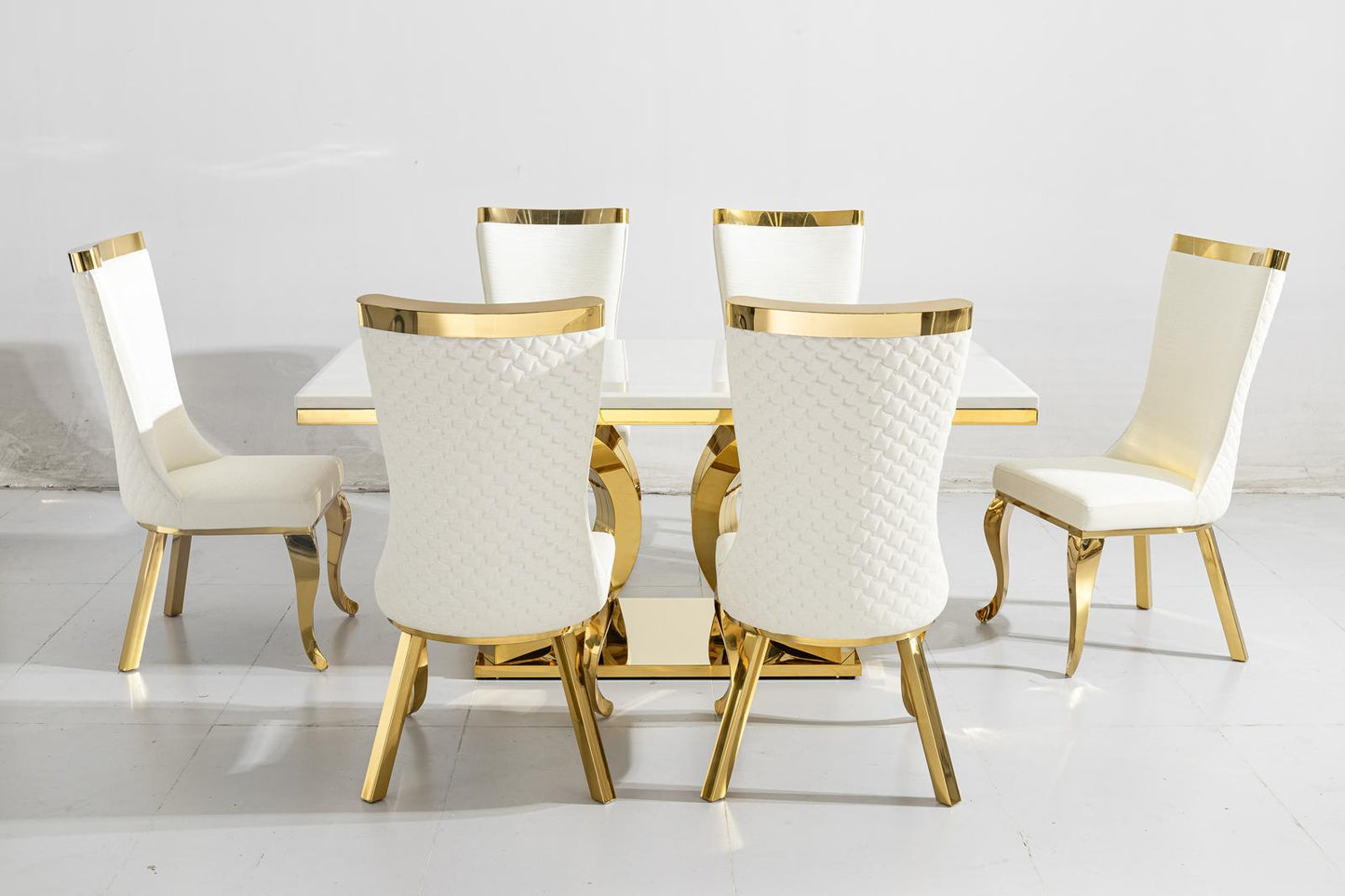 Procto dining table with 4 or 6 chairs