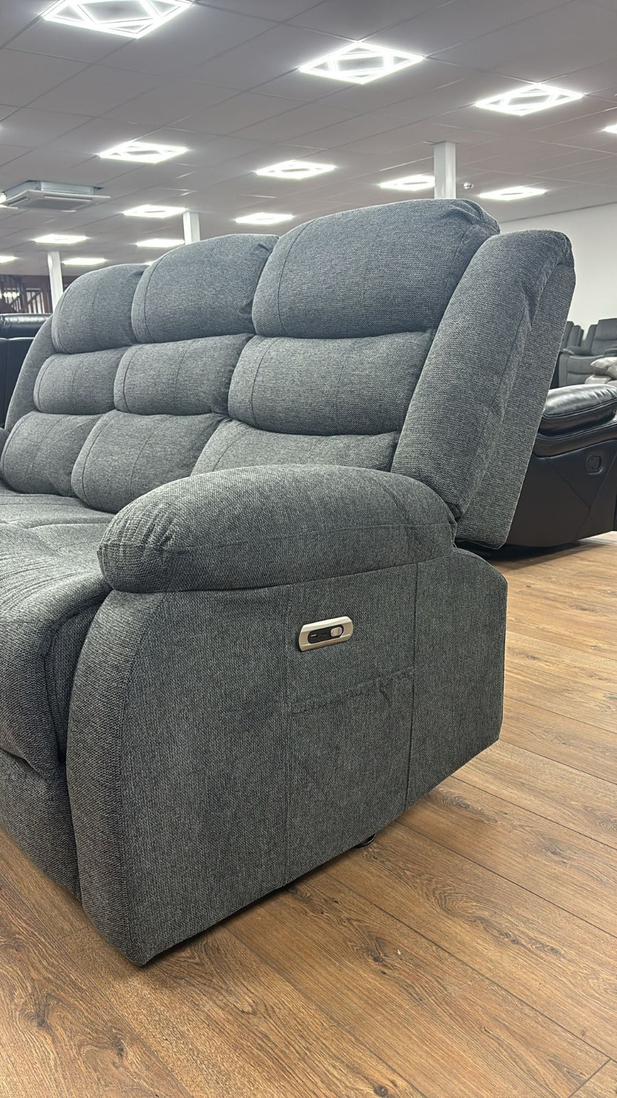 Electric recliner sofas