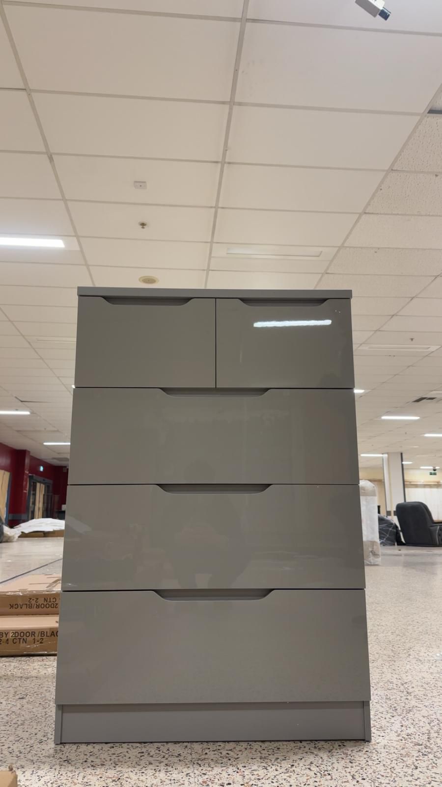 Front gloss chest of drawers